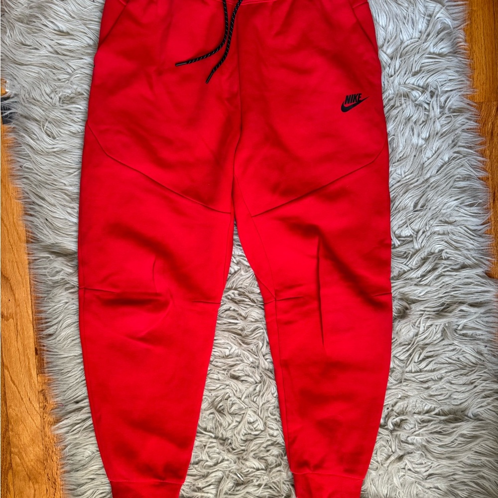 Nike tech joggers